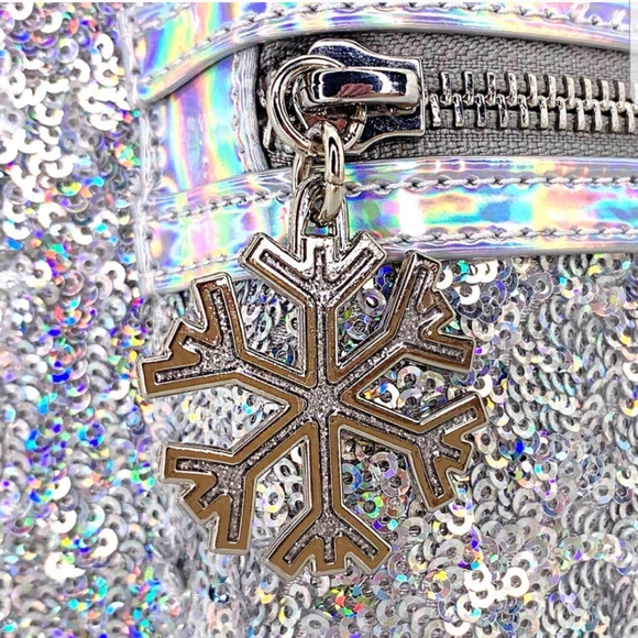 Loungefly Disney Holographic Sequin Minnie Mouse Backpack Silver Rave Bag - OBO - Picture 6 of 8